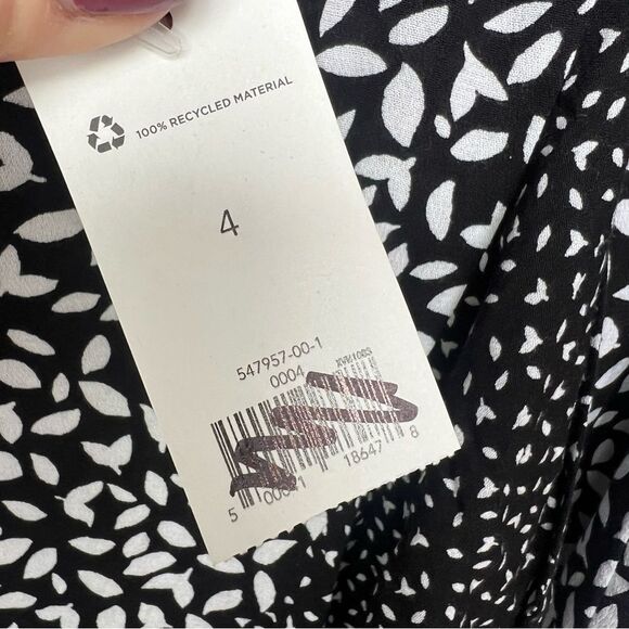 Banana Republic Ruffle Wrap Mini Skirt Ditzy Floral Size 4 Tie Boho NWT Black - Picture 4 of 12